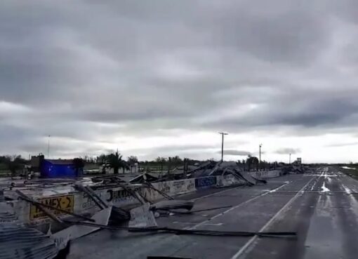 Los impactantes videos del tornado que destruyó los boxes del Autódromo de Nueve de Julio
