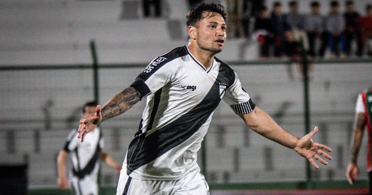 Mauro Zárate vuelve al fútbol argentino: acordó sumarse a un equipo de primera división a partir de junio