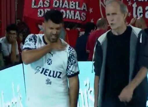 La inesperada lesión que sufrió el Kun Agüero en un amistoso con Independiente: “Creo que se me salió el hombro”