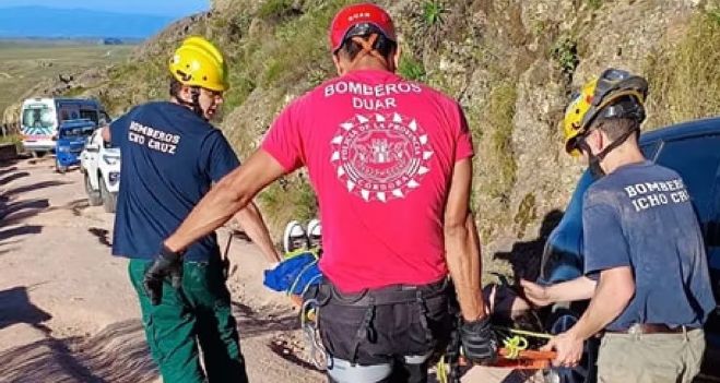 Córdoba: cayó 40 metros al vacío mientras sacaba una foto y está en estado crítico