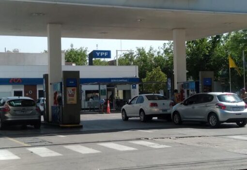 Informaron que el lunes suben en promedio 4,5% todos los combustibles