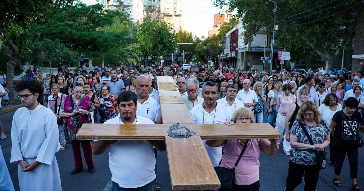 San Juan celebró su tradicional Vía Crucis en la Catedral