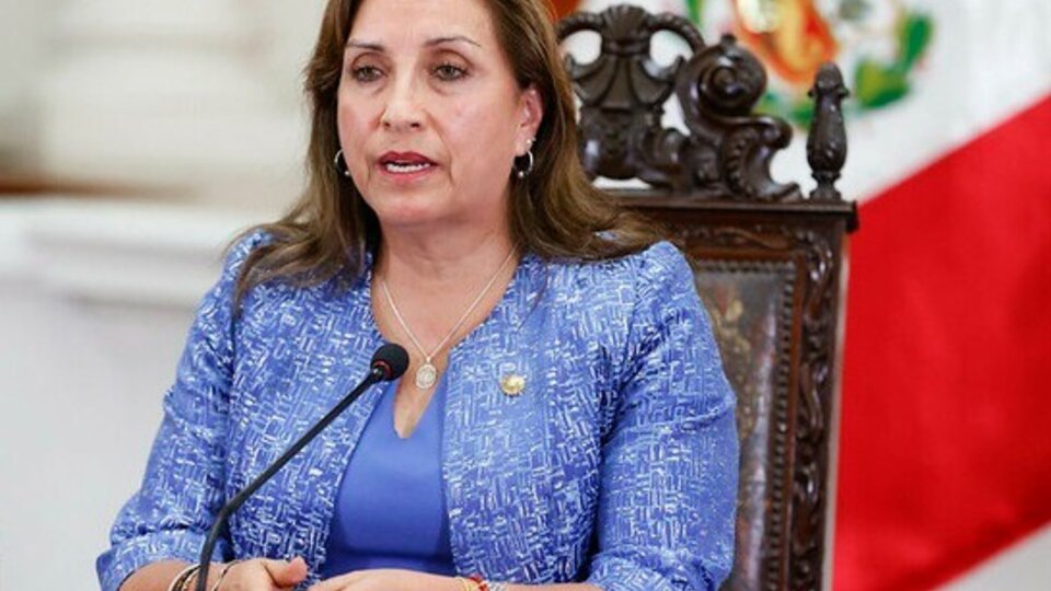 Perú: el Congreso rechazó dos pedidos para destituir a Dina Boluarte | Por la presunta posesión de relojes de lujo y joyas no declaradas
