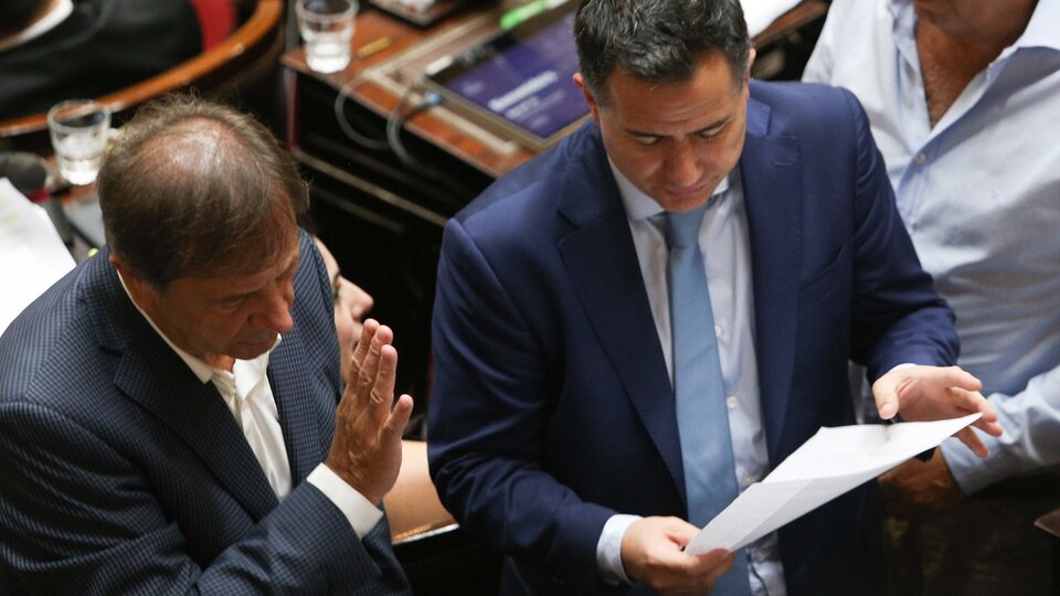 La Libertad Avanza cruje y Oscar Zago terminó desplazado de la jefatura del bloque de Diputados | Gritos, revuelta y la decisión de Karina Milei contra Pagano