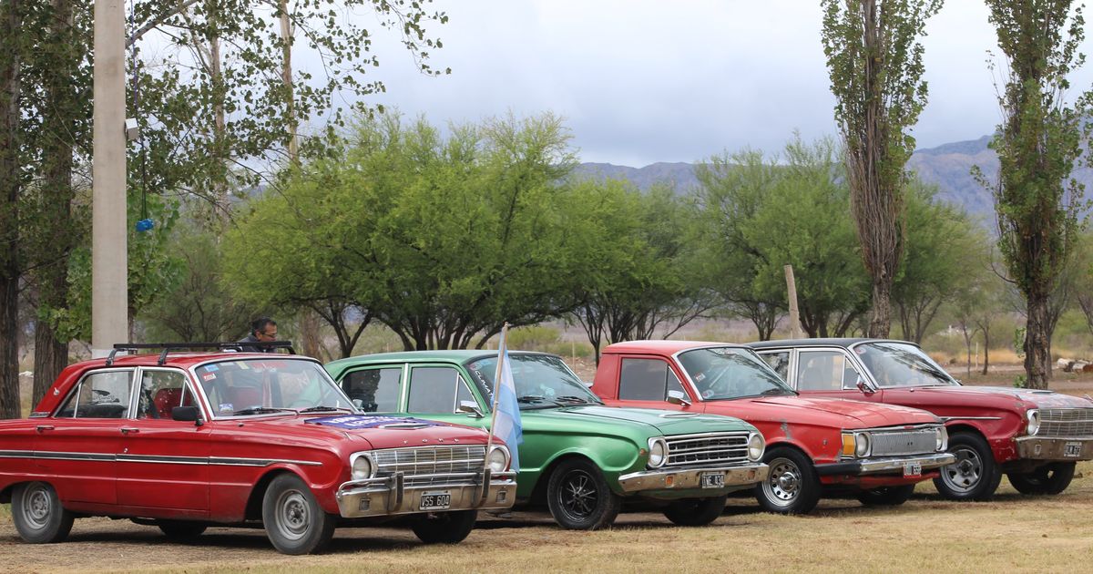 Los autos antiguos fueron protagonistas en la Expo Regional de Falcon en Ullum