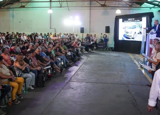 Exitoso megaremate de vehículos en la Caja de Acción Social: casi un millar de sanjuaninos pujaron por la mejor oferta