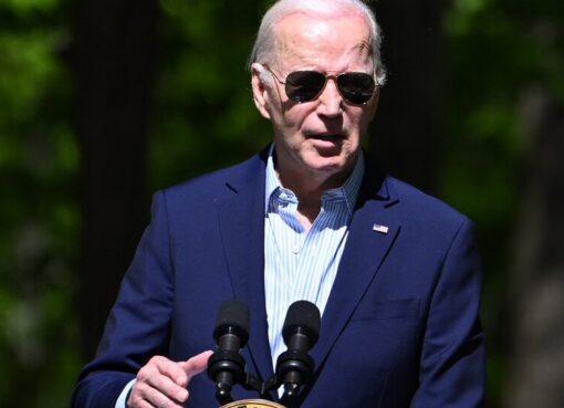 Biden promete a Zelenski enviar “rápidamente” ayuda militar | El apoyo de Estados Unidos a Ucrania tiene media sanción