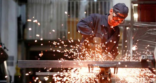 La actividad industrial cayó por noveno mes consecutivo y las empresas piden medidas para salir de la reces…
