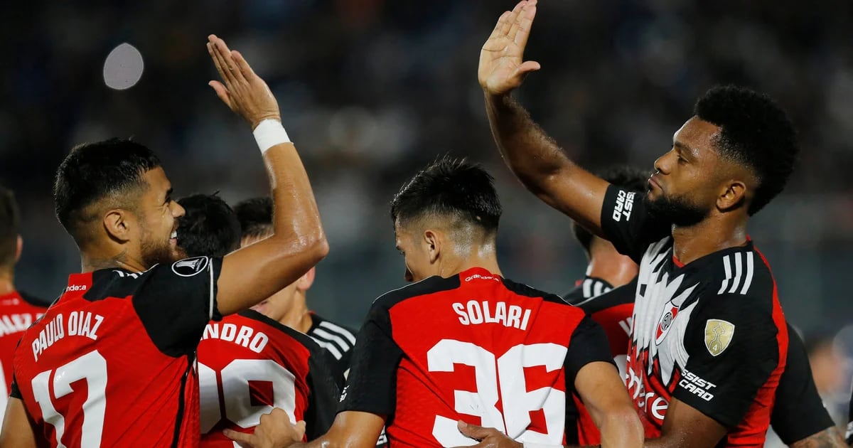 Con goles de Solari y Mastantuono, River Plate venció a Libertad y se mantiene invicto en la Copa Libertadores