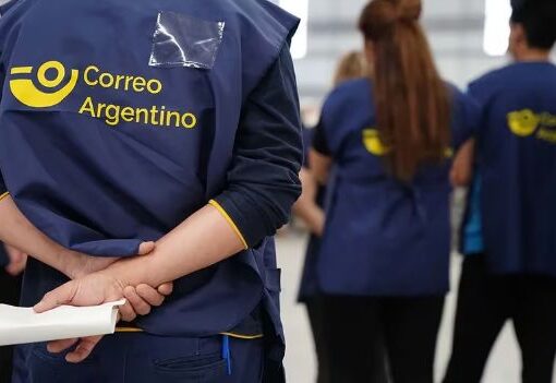 El Gobierno reestructura Correo Argentino con cientos de despidos y un plan de retiros voluntarios