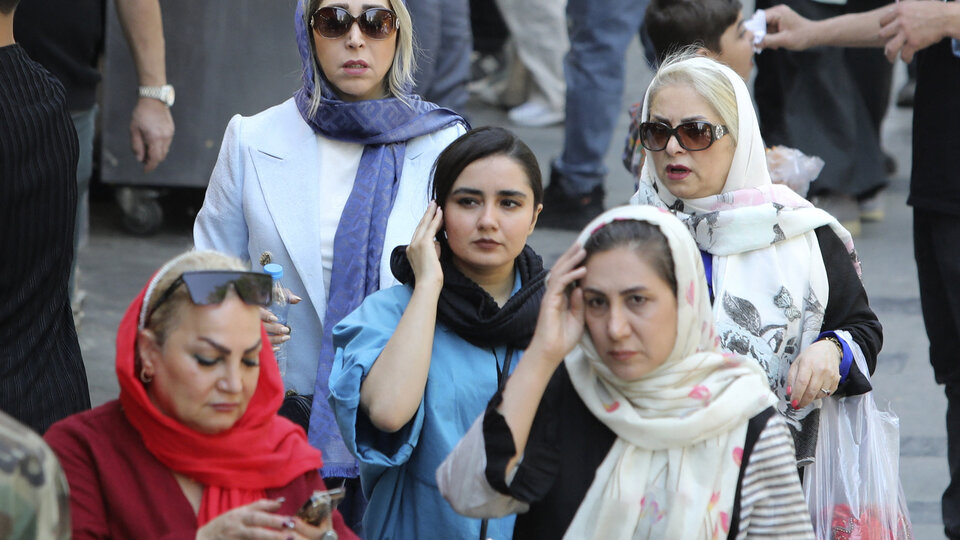 La ONU denunció los castigos por no usar velo en Irán |  “Hay reportes de detenciones generalizadas y acoso a mujeres y niñas”