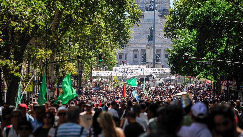 La CGT y las dos CTA ya preparan el segundo paro | Las políticas del gobierno incrementan los despidos y la conflictividad sindical