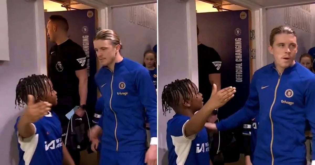 El gesto de una figura del Chelsea con un niño que generó polémica en la Premier League: ¿hubo un acto de racismo?