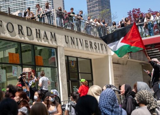 Represión, detenidos y mucha tensión: la rebelión de los universitarios norteamericanos por la guerra en Gaza | De oeste a este, los jóvenes toman las principales universidades 