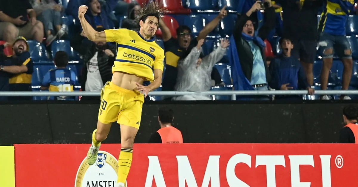 Con un golazo de Cavani, Boca venció 2-1 a Trinidense y dio un paso clave en la Copa Sudamericana