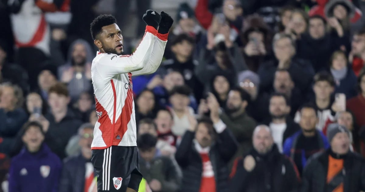 Con dos golazos de Borja, River Plate venció a Libertad y se clasificó a octavos de la Libertadores y al Mundial de Clubes