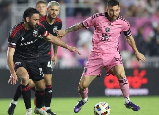 En el regreso de Messi, Inter Miami venció 1-0 a DC United sobre el final y mantiene su liderazgo en la MLS