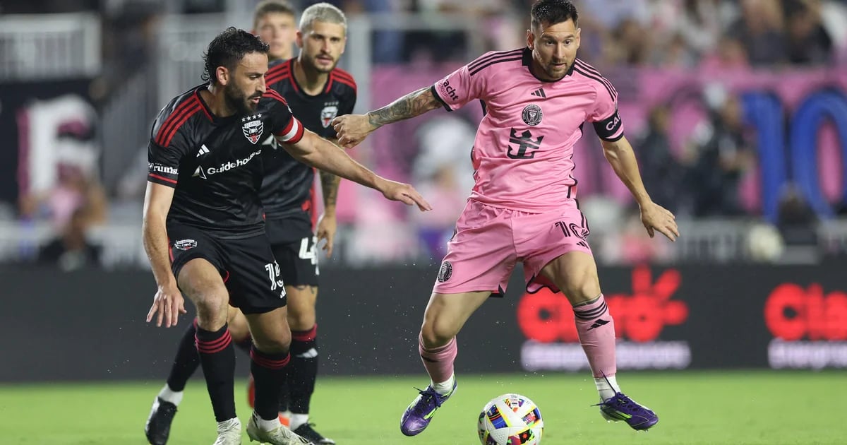 En el regreso de Messi, Inter Miami venció 1-0 a DC United sobre el final y mantiene su liderazgo en la MLS