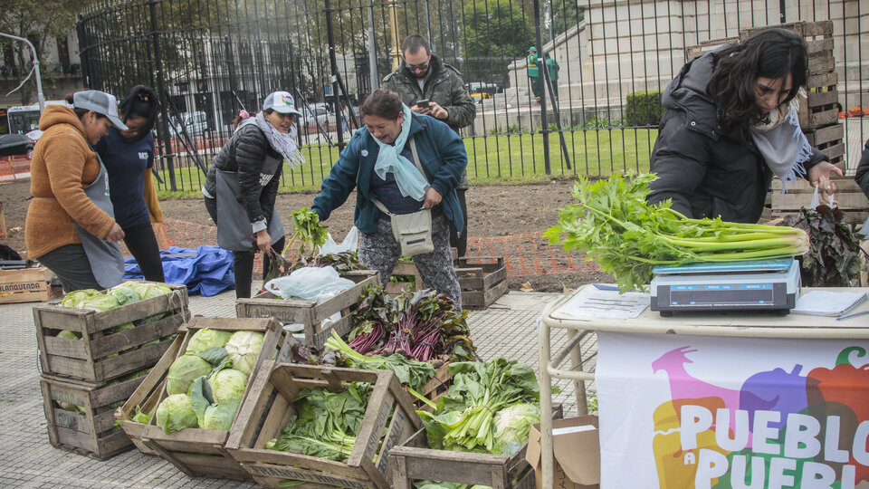 El gobierno pone en jaque a la agricultura familiar  | Quinteros y pequeños productores de alimentos en peligro