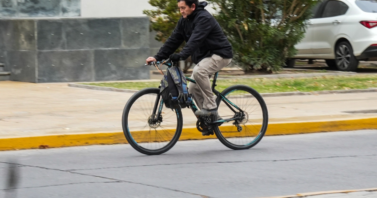 Dicen que cada vez más sanjuaninos andan en bicicleta: los motivos y las medidas de prevención que usan