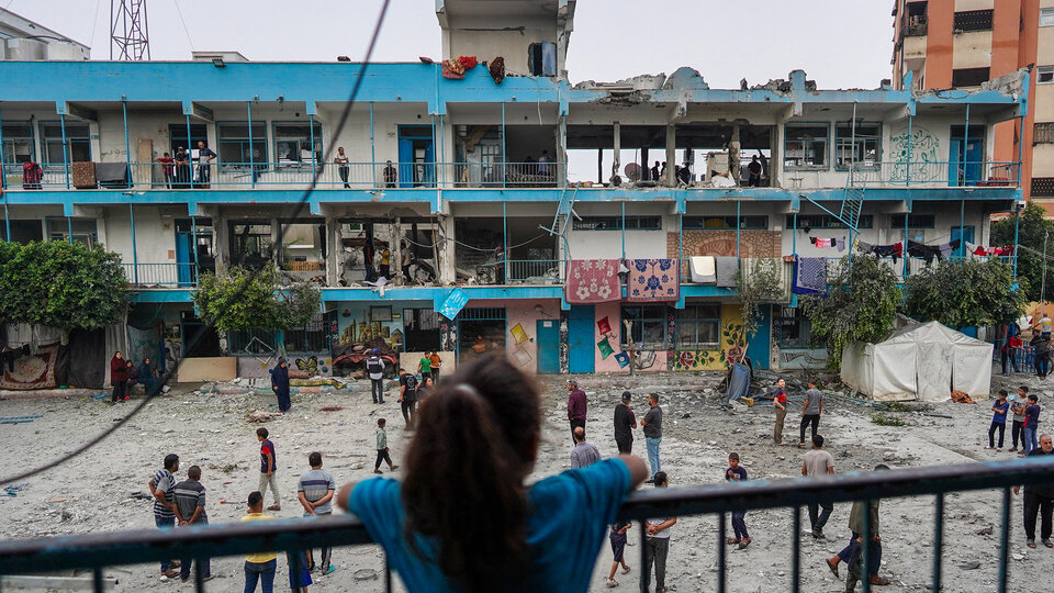 Israel bombardeó una escuela de Naciones Unidas en el centro de Gaza | Cerca de 40 muertos