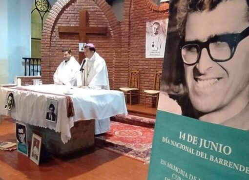 Misa en memoria al cura barrendero detenido desaparecido  | Homenaje a Mauricio Silva
