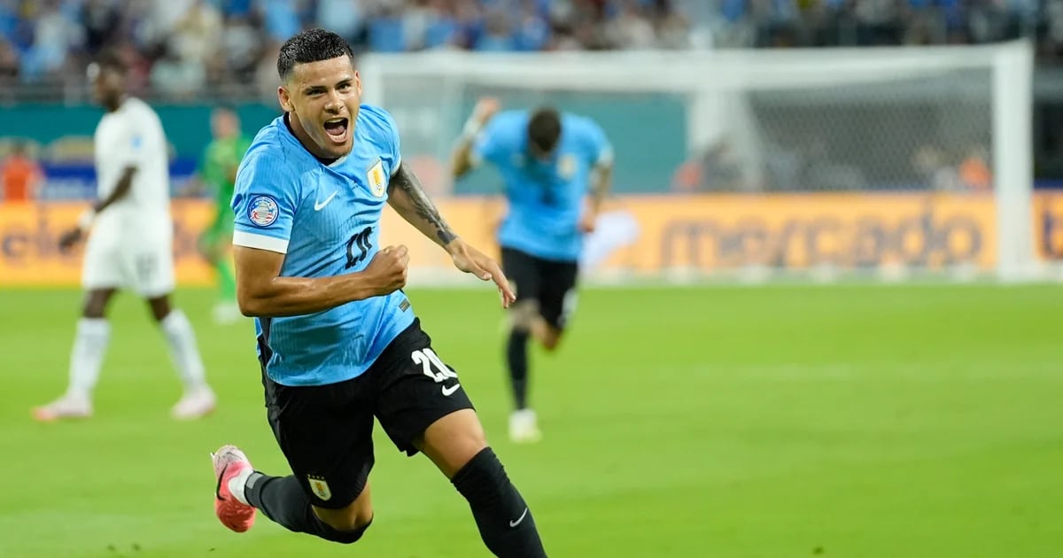 La selección de Uruguay de Marcelo Bielsa venció 3-1 a Panamá en su debut en la Copa América