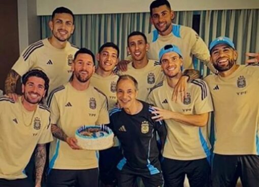 La intimidad del festejo de cumpleaños de Lionel Messi con la selección argentina: los detalles en las dos tortas y los mensajes de sus compañeros