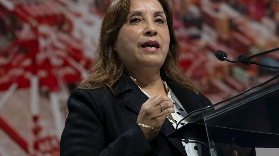 Perú: acusan a Dina Boluarte ante la Corte Penal Internacional | Organismos de derechos humanos responsabilizan a la presidenta por crímenes de lesa humanidad