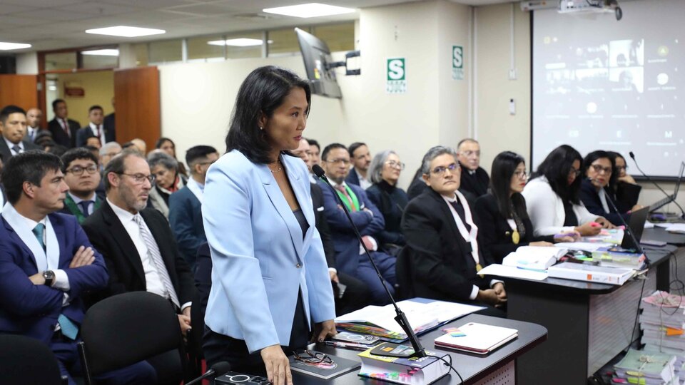 Perú: arrancó el juicio a Keiko Fujimori por corrupción | La Fiscalía pide una condena de 30 años para la hija del exdictador