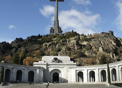 España: El gobierno de Sánchez busca convertir el Valle de los Caídos en un sitio de memoria | En el enclave hay más de 33 mil restos de víctimas de ambos bandos de la Guerra Civil