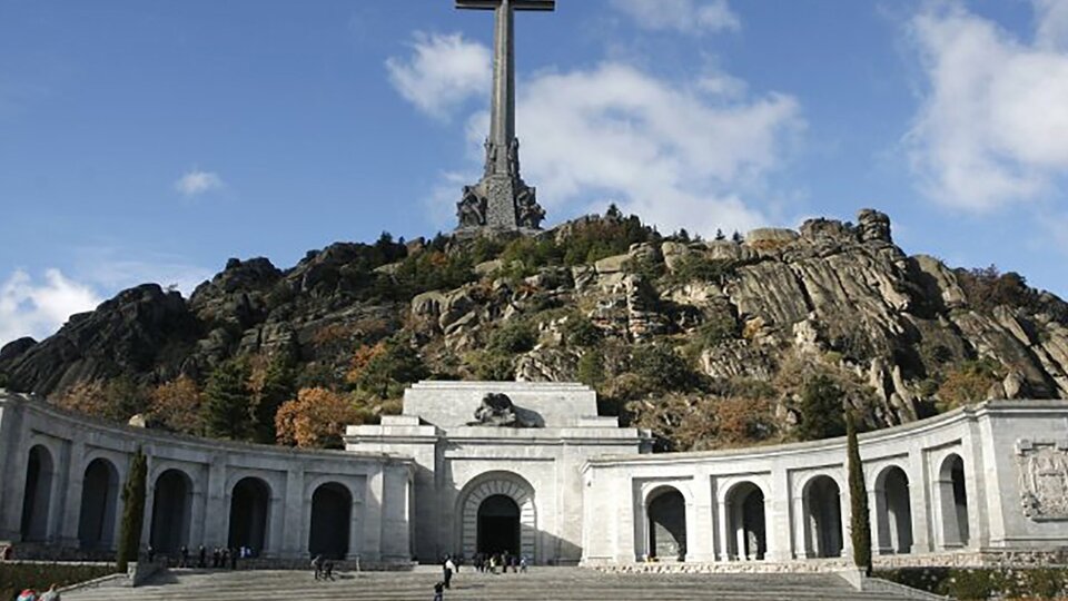 España: El gobierno de Sánchez busca convertir el Valle de los Caídos en un sitio de memoria | En el enclave hay más de 33 mil restos de víctimas de ambos bandos de la Guerra Civil