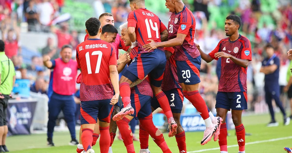 Costa Rica le ganó 2-1 a Paraguay, pero no le alcanzó y quedó eliminado de la Copa América