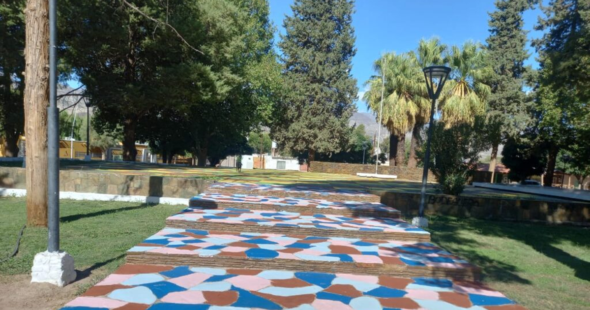 Sorpresa en una plaza sanjuanina por la aparición de inesperados visitantes