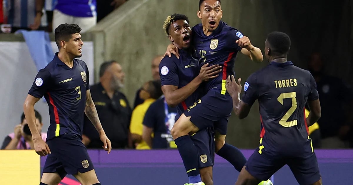 La polémica en el gol del empate de Ecuador ante Argentina: por qué debió ser anulado