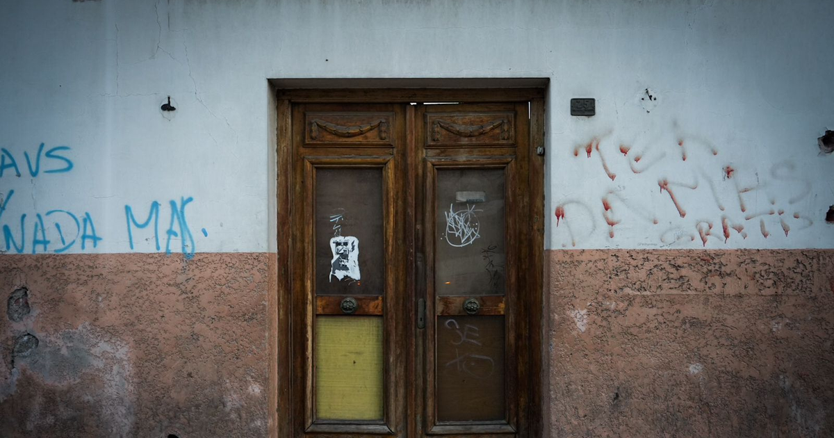 Los misterios de la casona abandonada en pleno centro que trae nostalgia a los sanjuaninos