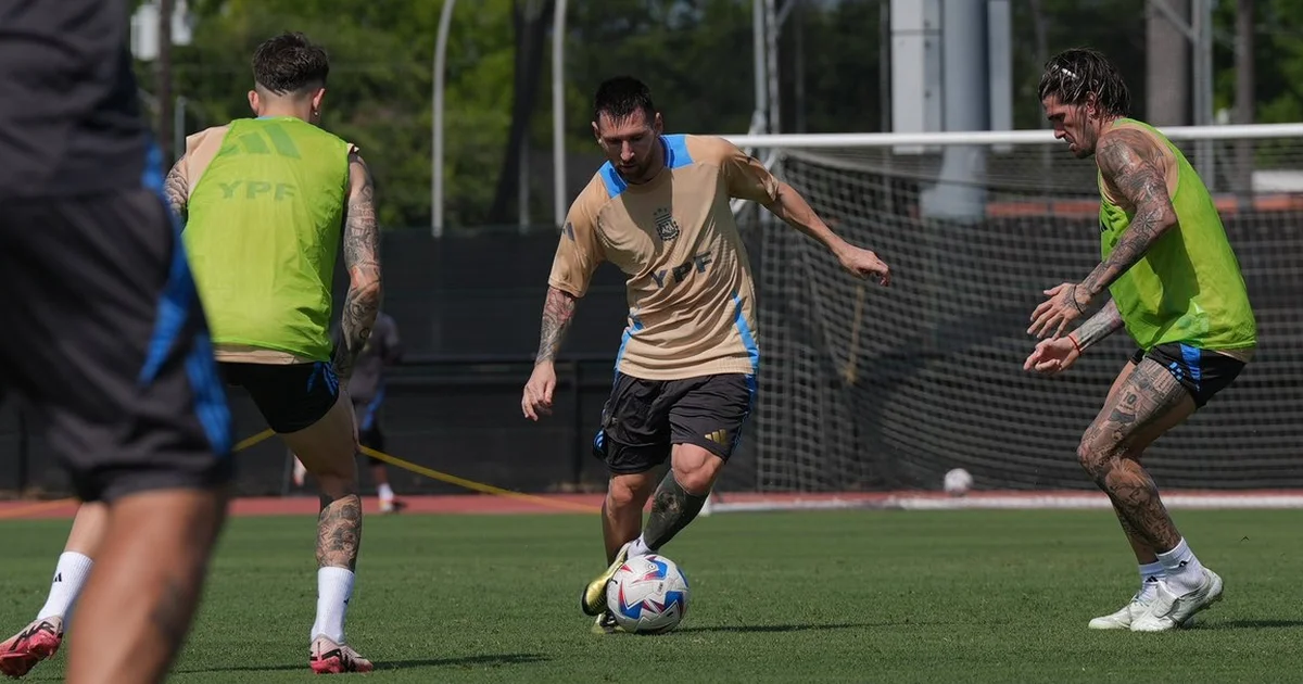 Argentina se entrenó de cara al duelo con Canadá por las semifinales de la Copa América: cómo está Messi y los posibles cambios