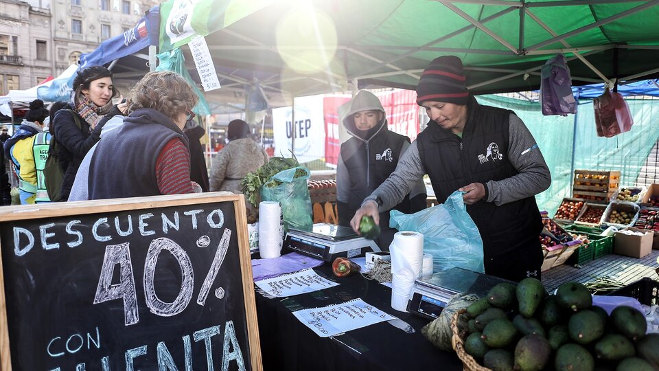 “En Argentina, comer tiene que ser barato”   | Los productores de alimentos de la UTEP hicieron un Feriazo