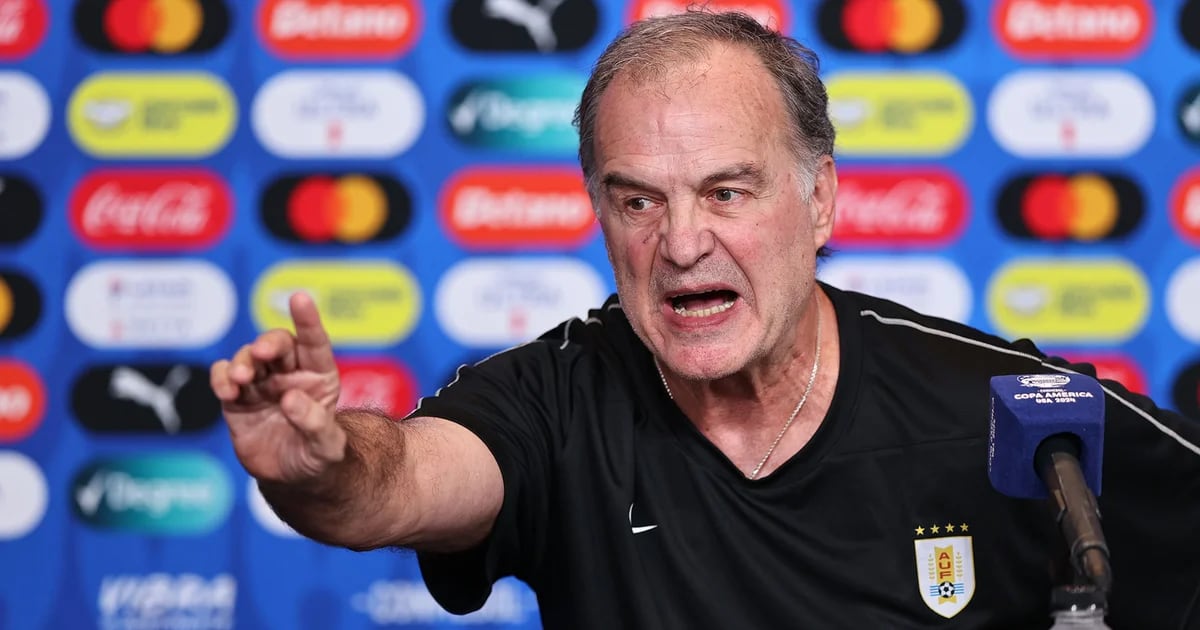 Las explosivas declaraciones de Bielsa cuando le preguntaron por los incidentes en la eliminación de Uruguay en la Copa América