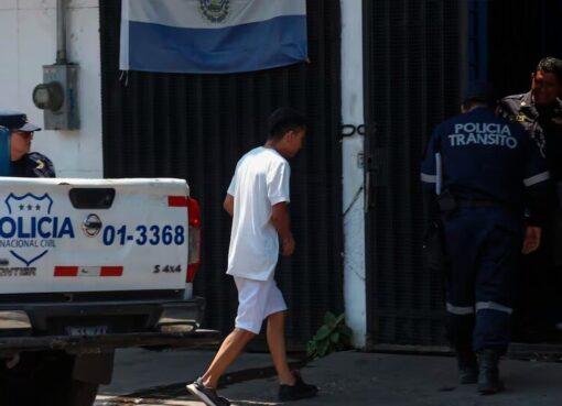 El Salvador: tres mil menores detenidos bajo el estado de excepción de Bukele | Human Rights Watch denunció graves violaciones de derechos humanos en niños