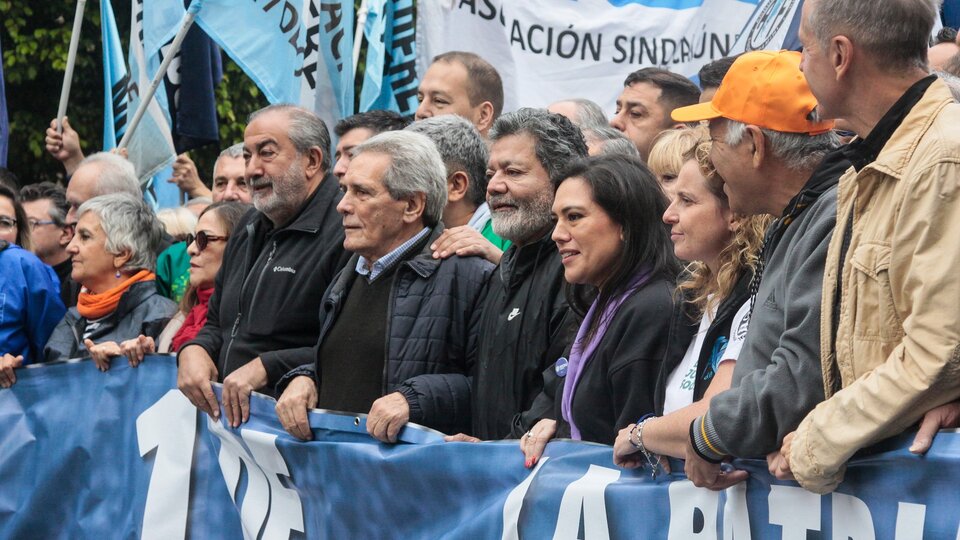 La CGT divide posturas frente al Gobierno libertario de Milei | La semana próxima el consejo directivo definirá la pulseada entre dialoguistas y confrontativos 