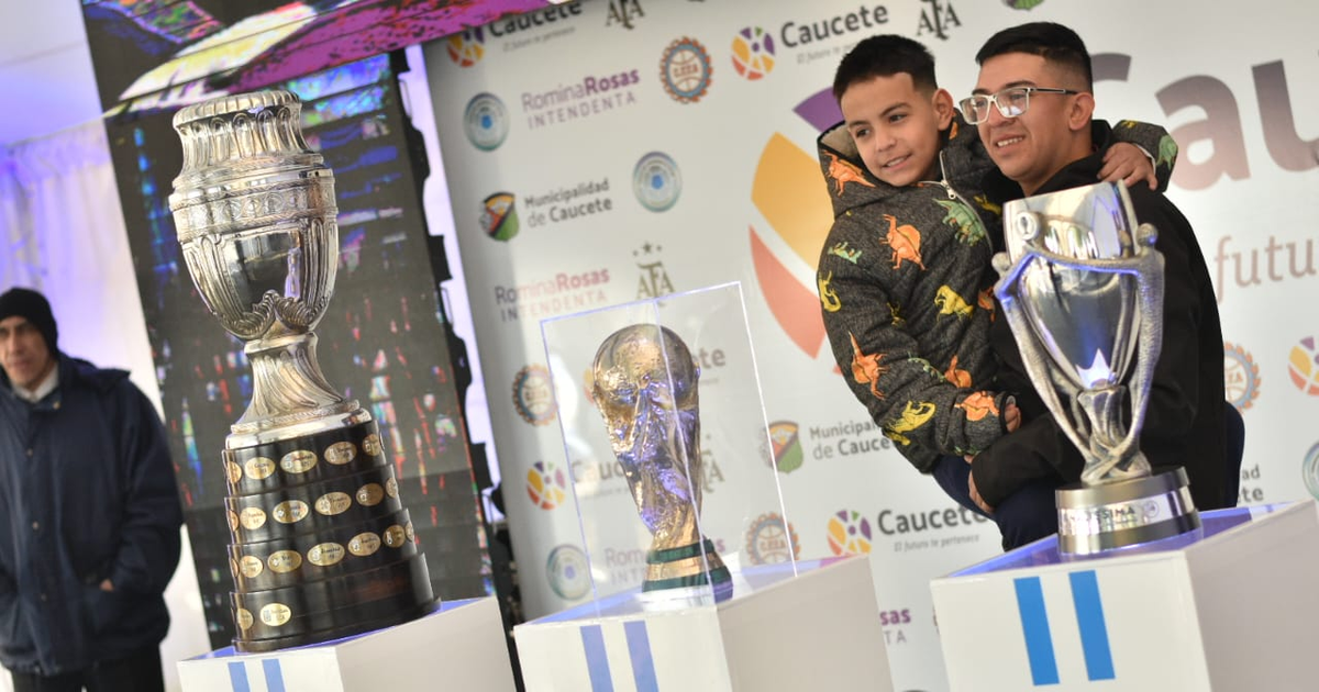 Desde temprano, los sanjuaninos llegaron a Caucete para ver de cerca la Copa América de la Selección