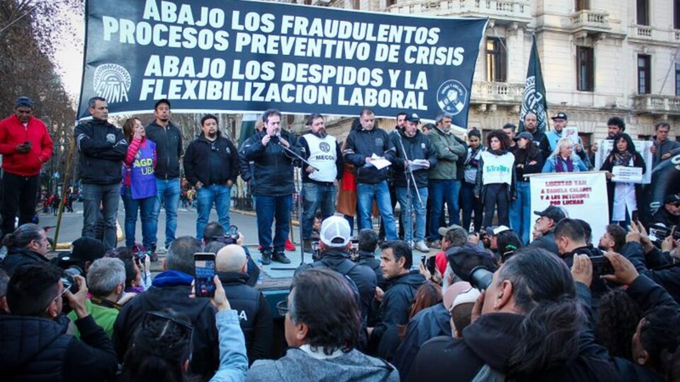 Protesta en Plaza de Mayo contra el ajuste y los despidos | Organizaciones de izquierda