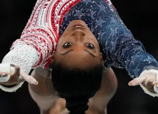 Los ácidos mensajes de Simone Biles a una ex compañera de equipo tras ganar su primera medalla de oro en los Juegos Olímpicos de París