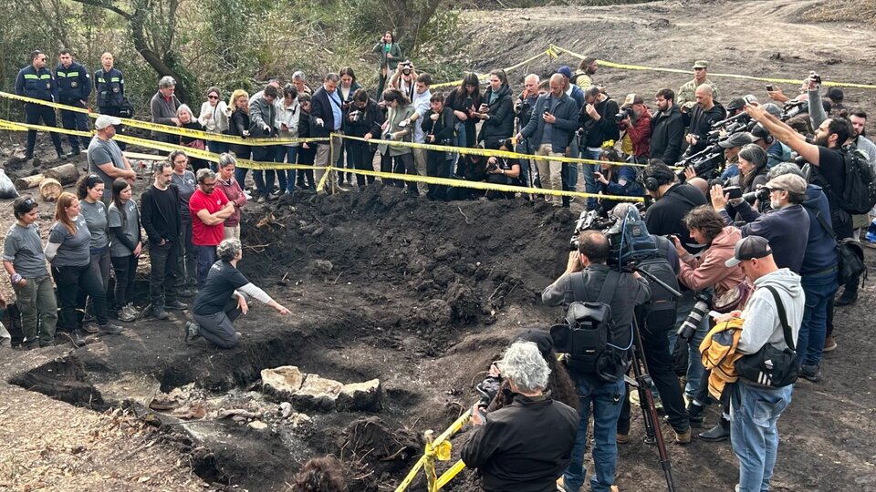 Uruguay: analizarán los restos óseos encontrados en el batallón 14 del Ejército | Familiares de víctimas de la dictadura buscan un posible desaparecido