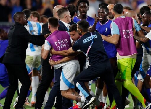 Los incidentes entre los futbolistas de Argentina y Francia tras el final del partido de los Juegos Olímpicos