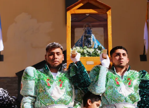 Explosión de color, música y fe en la Fiesta de la Virgen de Copacabana