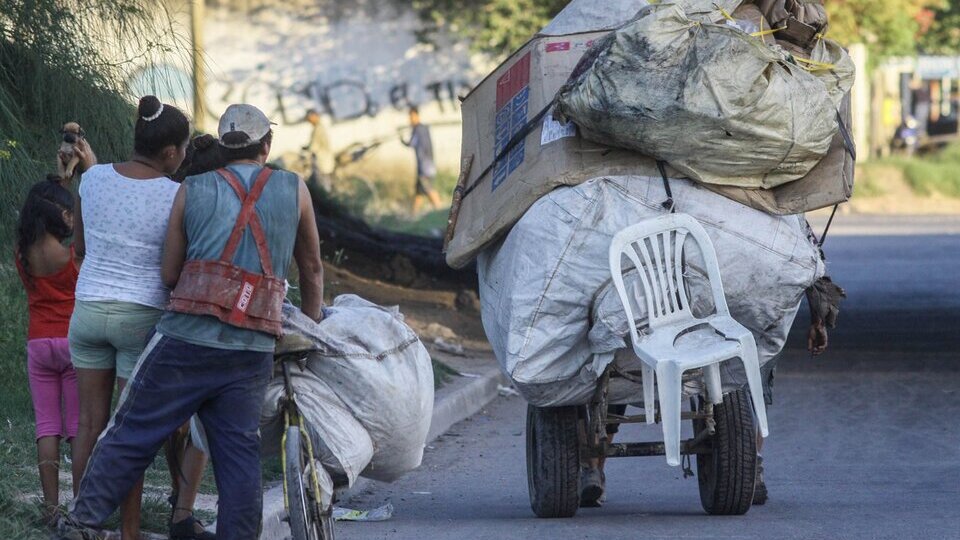 Ajuste mileísta: 4,7 millones de nuevos pobres  