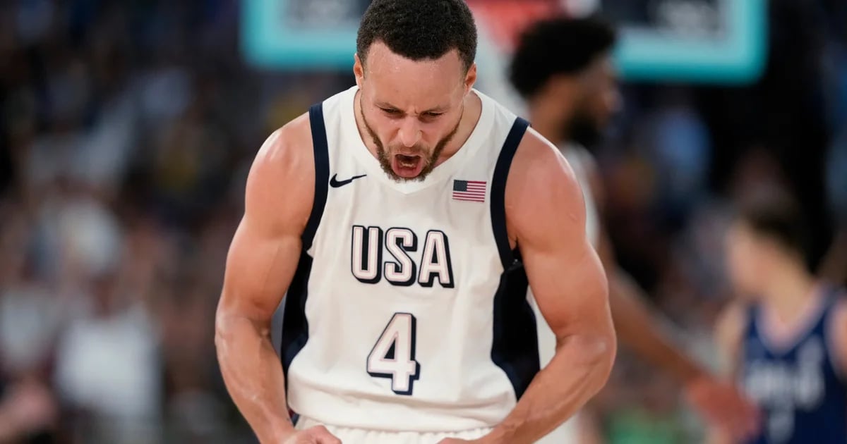 Estados Unidos perdía por 17 puntos ante Serbia, lo remontó con 9 triples de Curry y jugará la final de básquet en los Juegos Olímpicos