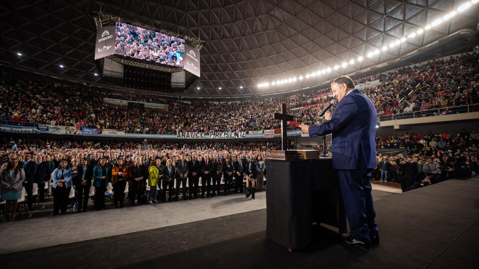 Un acto que también tuvo como objetivo la conducción del PJ | El gobernador de La Rioja, Ricardo Quintela presidió el acto de jura de la nueva Constitución provincial acompañado de Kicillof 